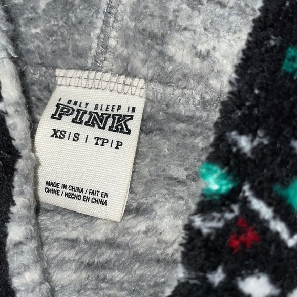 Pink Robe - Picture 3 of 3